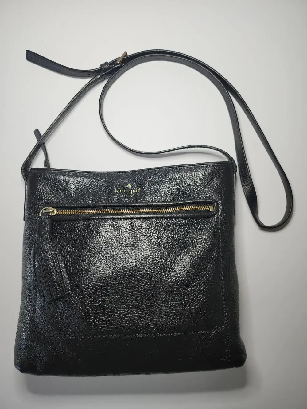 Kate Spade Crossbody Bag Black Leather Gold Tassel Minimalist Pebbled